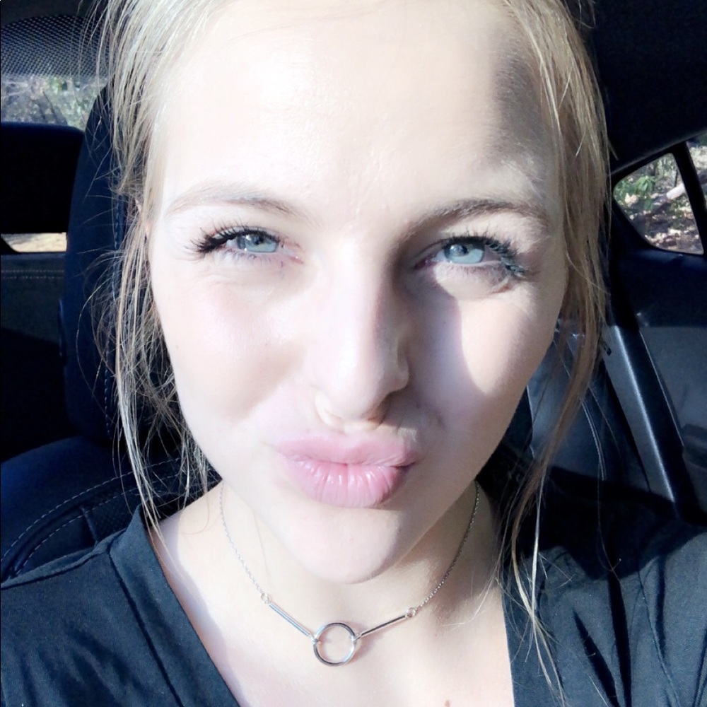 Meet your Posher, Christina